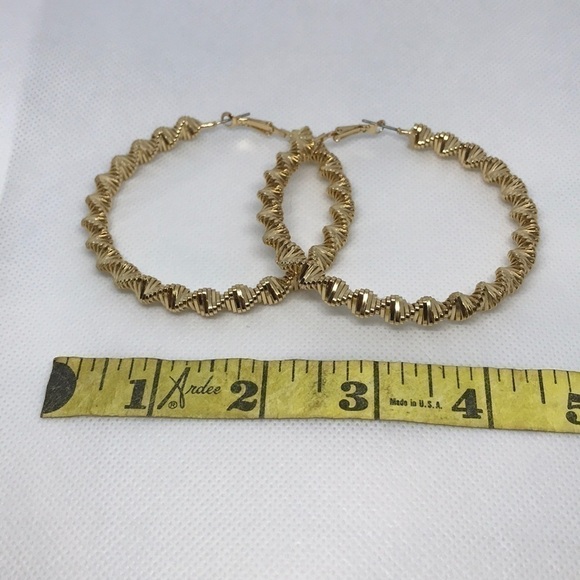 GOLD TWIST EARRINGS ✨✨✨ - Picture 3 of 3
